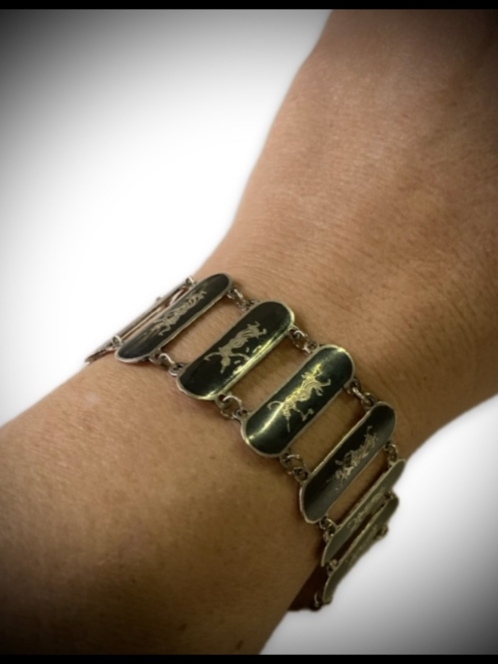 SOLID STERLING SILVER THAI VINTAGE DANCER Bracelet